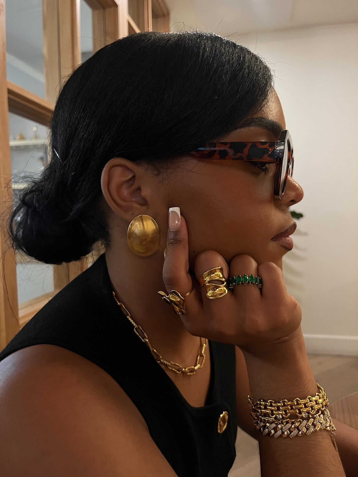 Lune d’Or – Boucles d’oreilles en acier inoxydable doré et élégantes