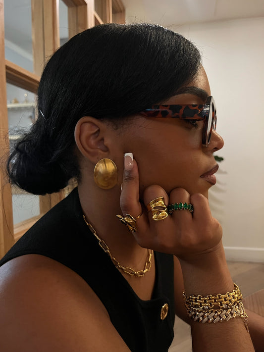 Lune d’Or – Boucles d’oreilles en acier inoxydable doré et élégantes