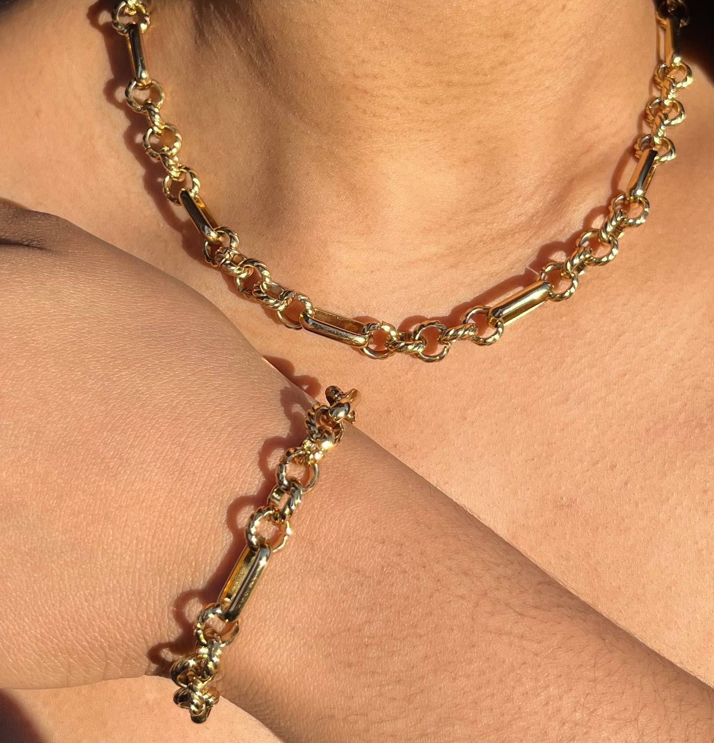 Maillon d’Or - Ensemble collier + bracelet en maille rectangulaire dorée